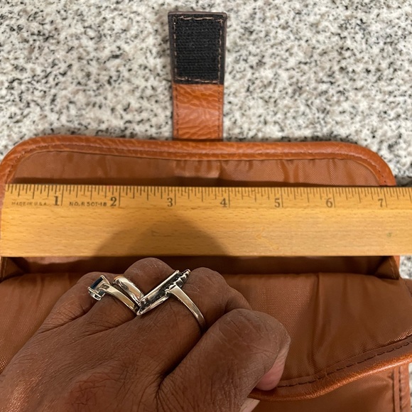 EUC Generic lightly padded iPad cover w/velcro closure tab‼️ iPad not included‼️ - Picture 7 of 14